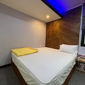 Hotel Maldives &, Busan