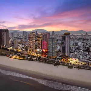 ***** Hotel Radisson Red Vietnam