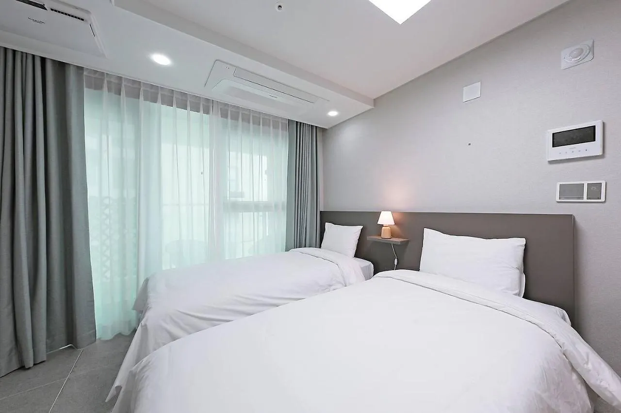 Hotel Elmomento Gwangan Busan 0*,  Südkorea